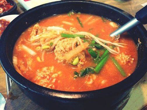 콩나물, 숙주 등을  라면에 넣으면 식이섬유가 포화지방, 짠 성분을 줄이는 데 도움을 준다. [사진=게티이미지뱅크]