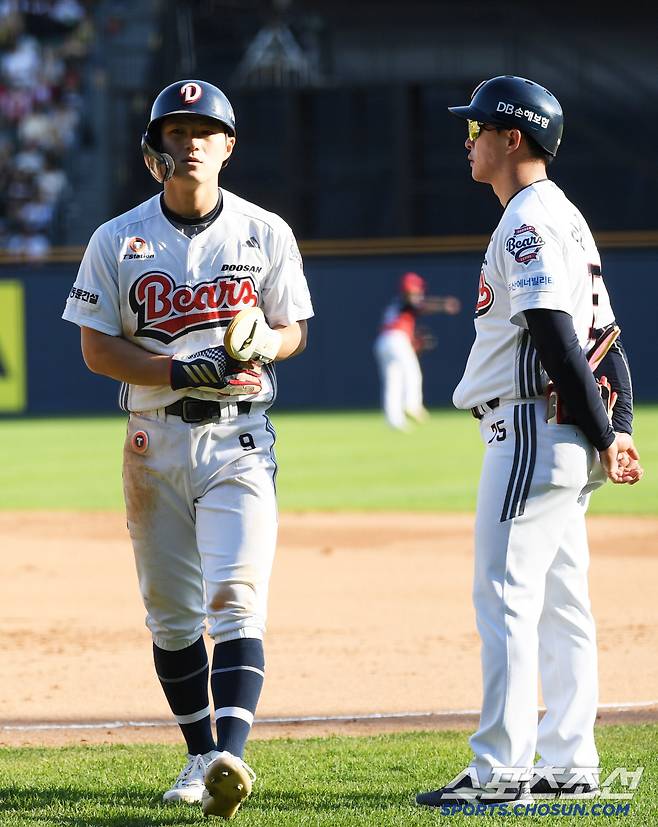 20일 잠실구장에서 열린 두산 베어스와 KIA 타이거즈의 경기. 8회말 무사 1루 두산 대주자 전다민이 견제에 걸려 아웃되고 있다. 잠실=박재만 기자 pjm@sportschosun.com/2025.04.20/