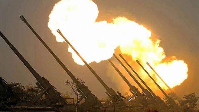 노동신문이 2020년 3월 10일 공개한 북한 화력 타격훈련 사진. [노동신문 홈페이지 캡처]