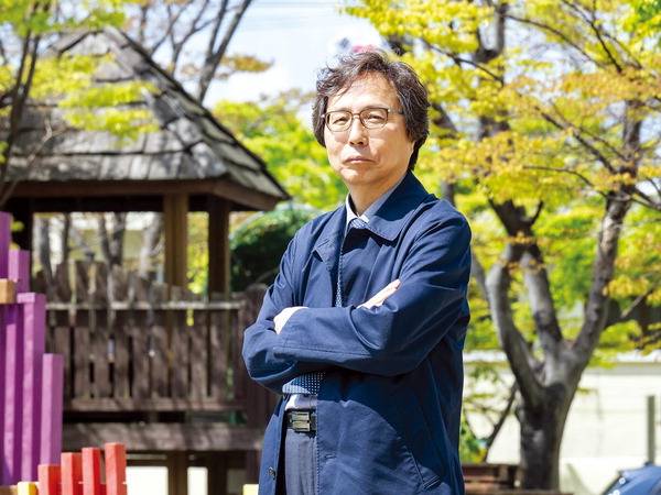 취임 석 달을 맞은 부산문화재단 오재환 대표가 지난 15일 부산 남구 감만창의문화촌 앞뜰에서 포즈를 취했다. 이원준 기자