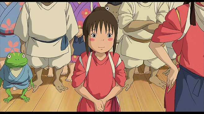 치히로와 하쿠뿐 아니라 어쩌면 이 세계의 어른들은 전부 이름을 빼앗긴 채 살아가고 있었던 건 아닐까. 자기 정체성을 찾는 대신 이 세계에서 좀 더 높게 올라가는 데만 집중하며 말이다. [출처=IMDb]