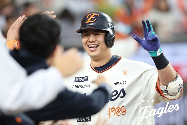 노시환이 19일 대전 NC전에서 홈런을 친 뒤 기뻐하고 있다. 사진=한화 제공