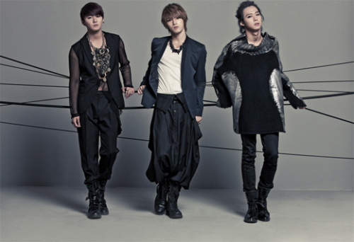 SM엔터테인먼트 동방신기 멤버들이 나와 결성한 JYJ. JYJ 멤버들은 2009년 SM엔터테인먼트를 상대로 제기한 전속계약 효력정지 가처분에서 승소했고, 2012년 양측은 합의로 분쟁을 마무리했다. [헤럴드DB[