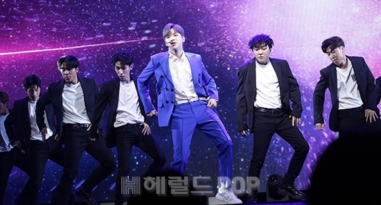 아이돌 가수 강다니엘은 2019년 소속사 LM엔터테인먼트를 상대로 제기한 전속계약 효력중지 가처분 소송에서 승소했다. 법원은 LM엔터테인먼트가 제3자에게 강다니엘에 대한 권리를 동의 없이 양도, 소속사와 강다니엘의 신뢰관계가 전속계약 효력을 인정하기 어려울만큼 파탄났다고 판단했다. [헤럴드DB]