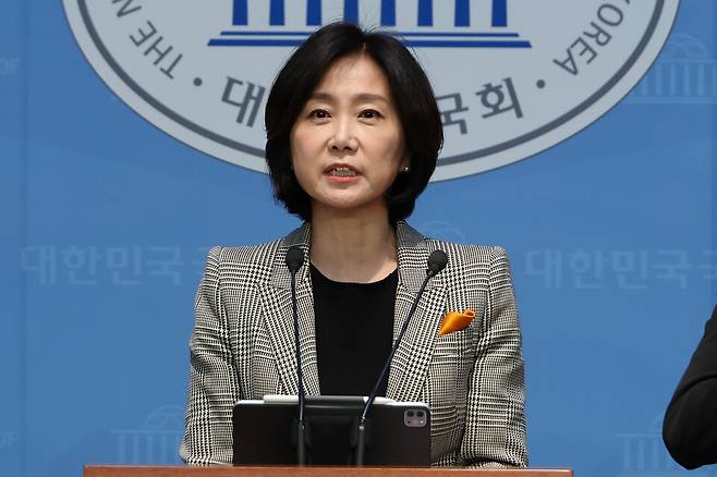 허은아 전 개혁신당 대표가 2월12일 서울 여의도 국회 소통관에서 이준석 의원에게 공개토론을 제안하는 기자회견을 하고 있다. ⓒ연합뉴스