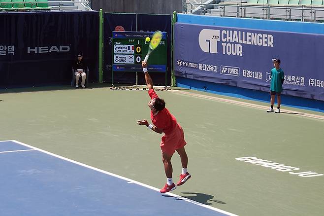 정현의 폭발적인 서브. 김경무 기자