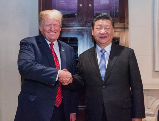 도널드 트럼프(왼쪽) 미국 대통령 당선인이 지난 2018년 12월 1일 아르헨티나 부에노스아이레스에서 시진핑 중국 국가주석과 만나 악수하고 있다. ⓒ신화/뉴시스