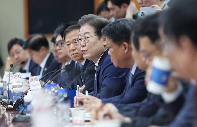 이재명 더불어민주당 대선 경선 후보가 21일 서울 여의도 금융투자협회에서 열린 자본시장 활성화를 위한 정책간담회에서 인사말을 하고 있다. ⓒ뉴시스