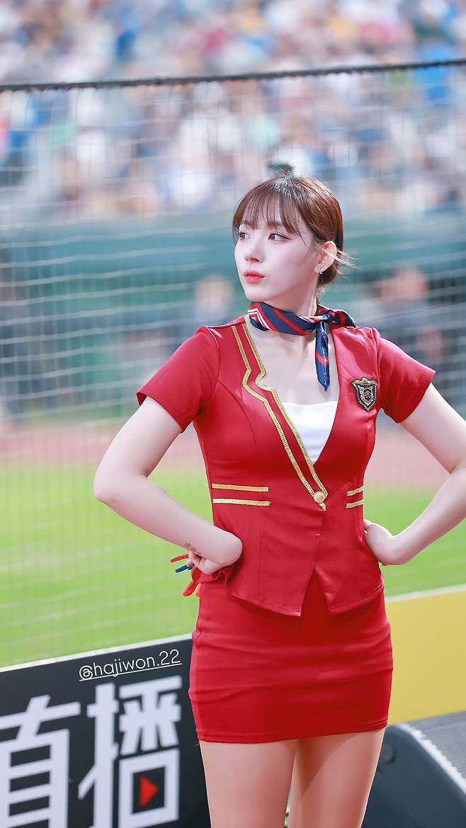 hajiwon.22_20250421_24.jpg 승무원복 입은 하지원 치어리더.mp4