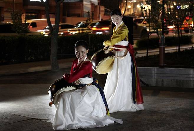 영동세계국악엑스포 성공기원 버스킹 공연 열려