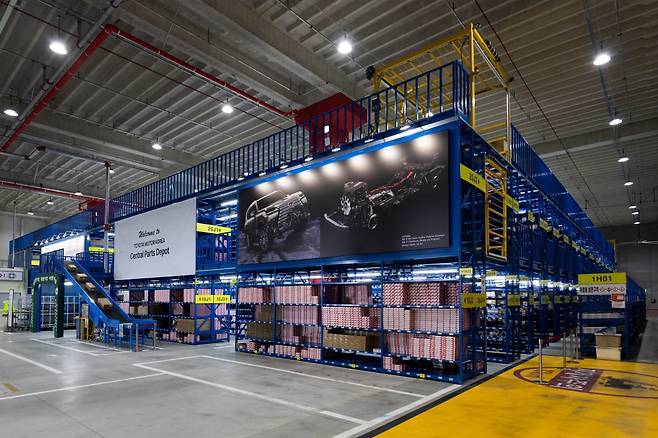 한국도요타자동차 부품물류센터 메저닌 보관구역./사진=한국도요타