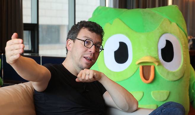 루이스 폰 안 듀오링고 최고경영자(CEO)가 매일경제와 인터뷰를 하고 있다. 이승환 기자