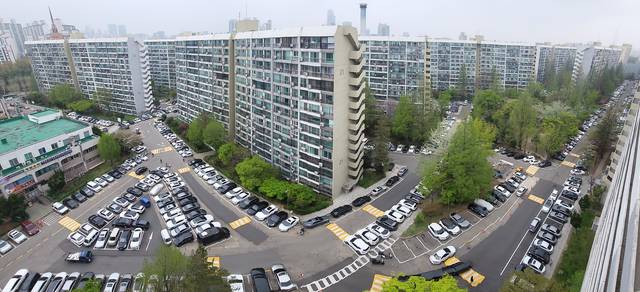 18일 서울 강남구 은마아파트 단지가 보이고 있다.