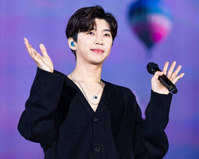 임영웅이 영국 오피셜 싱글 다운로드와 세일즈 차트에 나란히 진입했다. /물고기 뮤직 제공