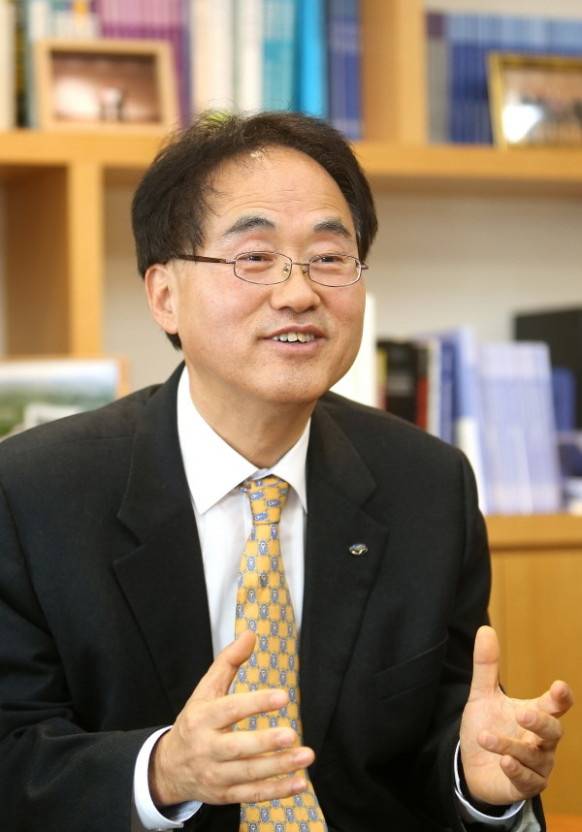 이춘구 칼럼니스트(前 KBS 모스크바 특파원)ⓒ