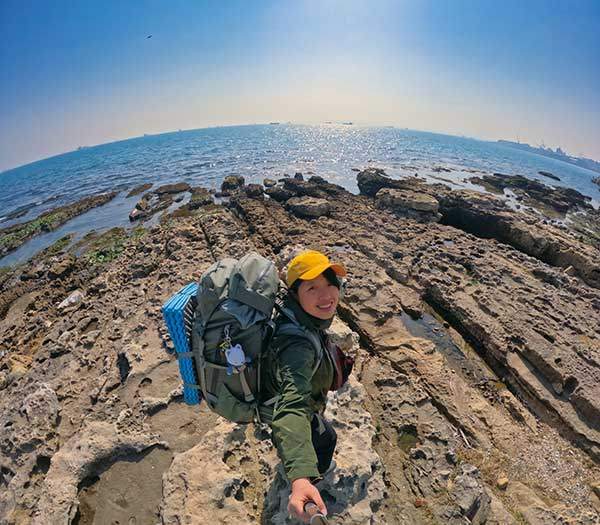 누리길은 마침 겨울에서 봄으로 넘어가는 시기라 생기가 없었는데,&nbsp;바다 풍경이 그나마 생기를 더했다.