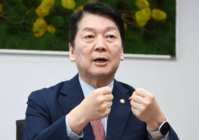 안철수 국민의힘 의원이 국회 의원회관에서 서울경제신문과 인터뷰하고 있다. 오승현 기자