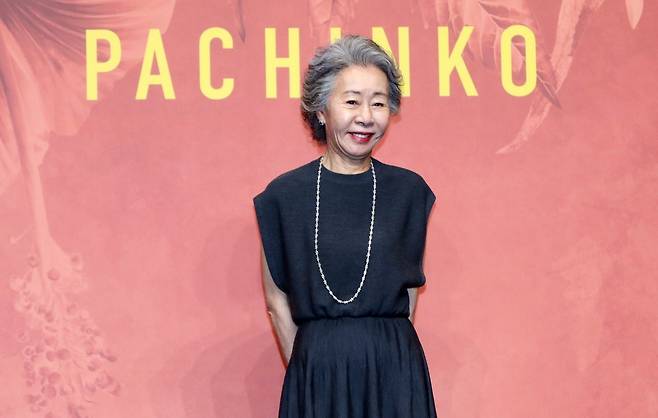 [서울=뉴시스] 김혜진 기자 = 배우 윤여정이 23일 오전 서울 강남구 그랜드 인터컨티넨탈 서울 파르나스에서 열린 Apple TV+ ‘파친코’ 시즌2 제작발표회에서 포즈를 취하고 있다. ＜저작권자ⓒ 공감언론 뉴시스통신사. 무단전재-재배포 금지.＞