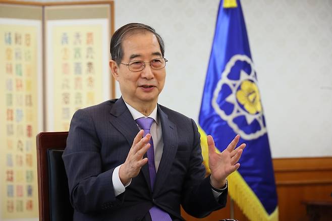 한덕수 대통령 권한대행 국무총리는 지난 4월 20일 영국 파이낸셜타임스와 인터뷰에서 미국과 싸우지 않겠다고 선언했다. [사진 | 뉴시스]