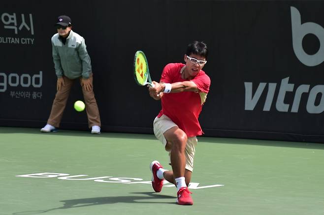 정현의 지난 18일 부산오픈 챌린저 2회전 경기 모습.  [대한테니스협회 제공. 재판매 및 DB 금지]