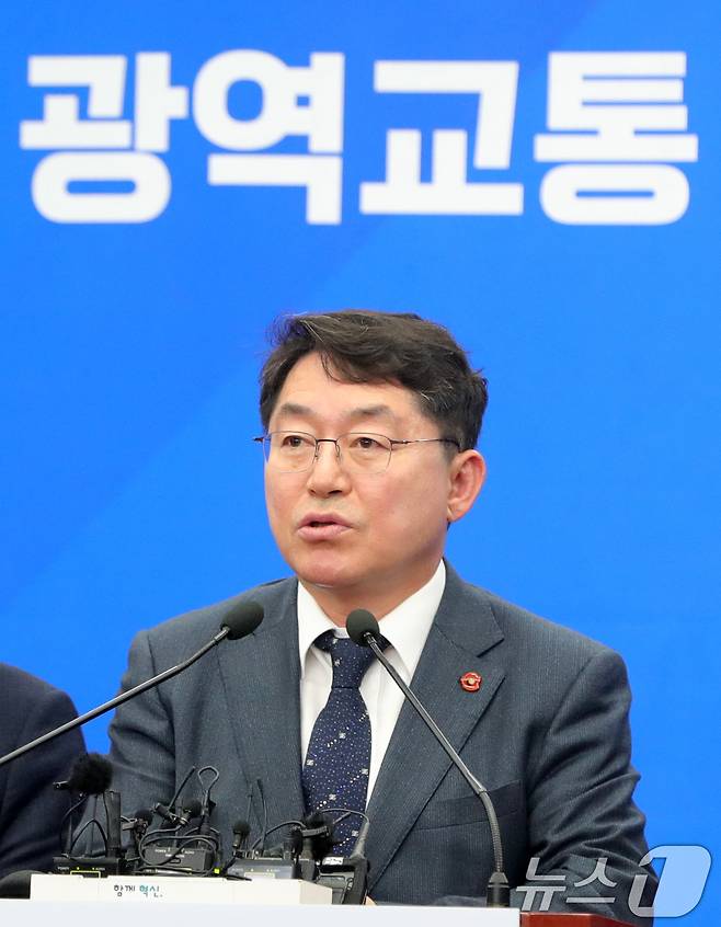 박희승 더불어민주당 국회의원이 22일 전북자치도 전주시 전북특별자치도청에서 대광법 개정안 공포 관련 발언을 하고 있다. 이날 박 의원은 공공의대법 국회통과에 대한 강한 자신감을 나타냈다.2025.4.22/뉴스1 ⓒ News1 유경석 기자