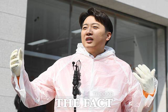 이준석 개혁신당 대선 후보가 국민의힘 지도부를 강도 높게 비판했다. /장윤석 기자