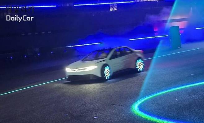 BMW의 고성능 시험차, BMW 비전 드라이빙 익스피리언스(BMW Vision Driving Experience) (2025 상하이오토쇼)