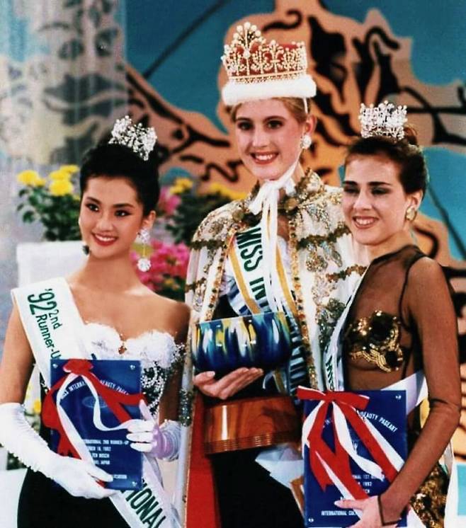 2.webp.ren.jpg 1992년 미스 인터내셔널 나갔을때 염정아