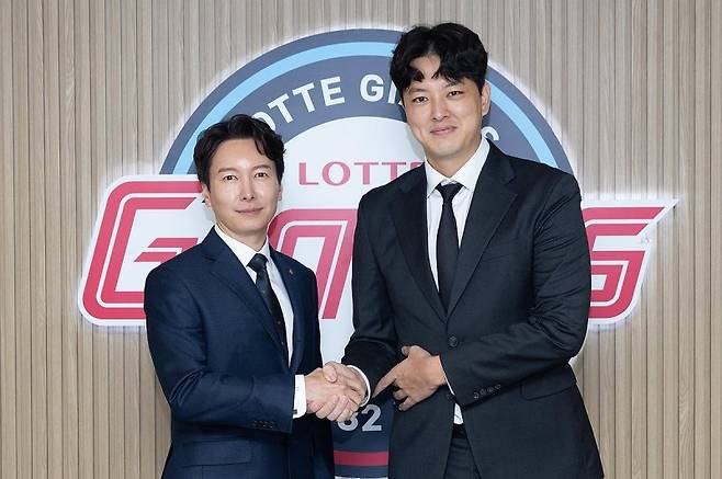 작년 FA 계약 당시 김원중. 연합뉴스