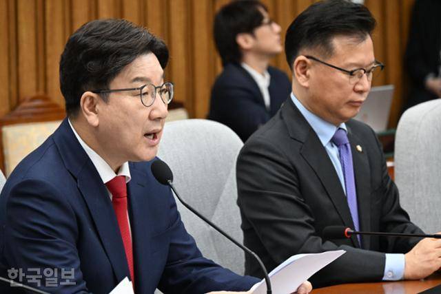 권성동 국민의힘 원내대표가 22일 국회에서 열린 원내대책회의에서 발언하고 있다. 고영권 기자