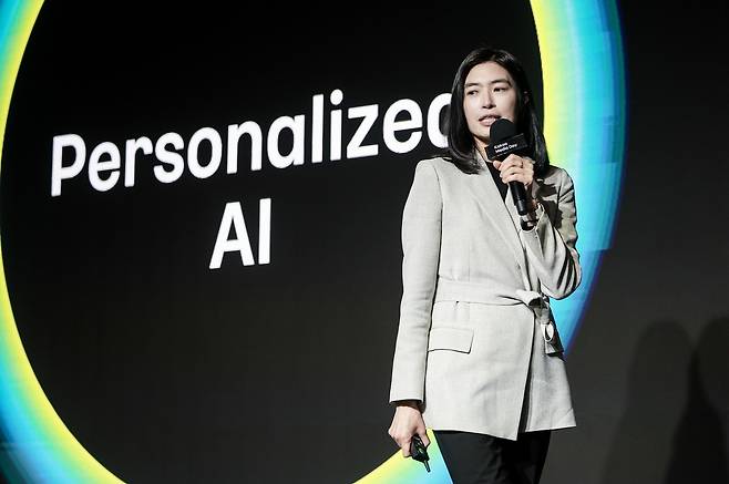 Kakao CEO Chung Shin-a gives a presentation during a press conference held in Seoul on Feb. 4. (Newsis)