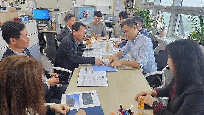 중앙부처 방문해 지역 현안 설명하는 김영민 군산시부시장 (사진=군산시 제공) *재판매 및 DB 금지