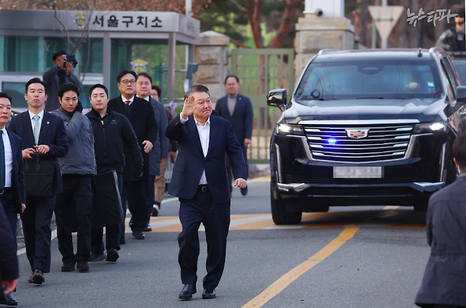 지난 4월 4일 윤석열은 대통령직에서 파면됐다. 