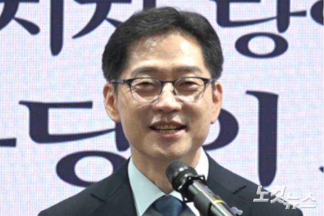 민주당 김경수 대선 경선 후보는 22일 전북 전주시 완산구 더불어민주당 전북도당 사무실에서 당원과의 간담회을 가졌다. 김현주 크리에이터