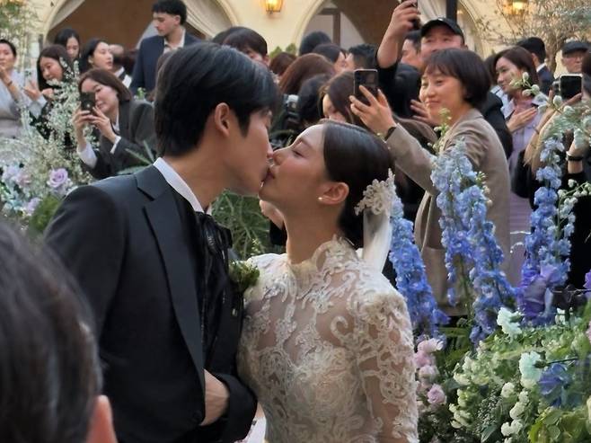 최시훈과 에일리가 결혼식을 올렸다. 인스타그램 캡처.