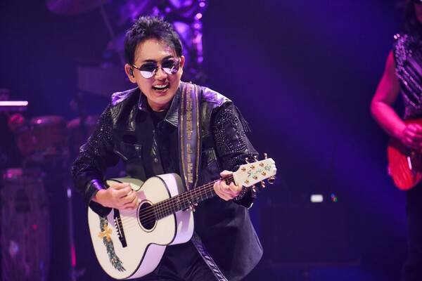 ▲ 전국투어 콘서트 '오케스트락2'를 순항중인 이승철. 제공|LSC 엔터테인먼트