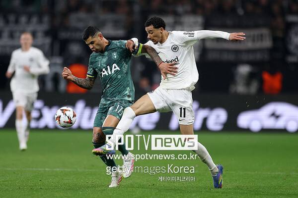 ▲ 크리스티안 로메로는 '저비용 고효율'로 일관하는 다니엘 레비 회장의 경영 스타일로 발전 없는 토트넘의 현재 상황에 좌절하며 이적을 결심한 것으로 보인다.