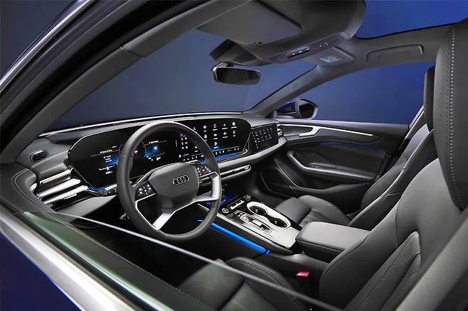아우디 신형 A6 세단 실내