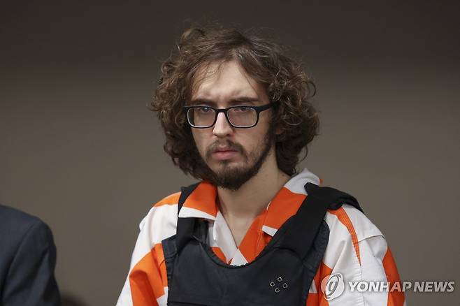 21일(현지시간) 텍사스주 법원에 출석한 총격범 패트릭 크루시어스 [AP=연합뉴스. 재판매 및 DB 금지]