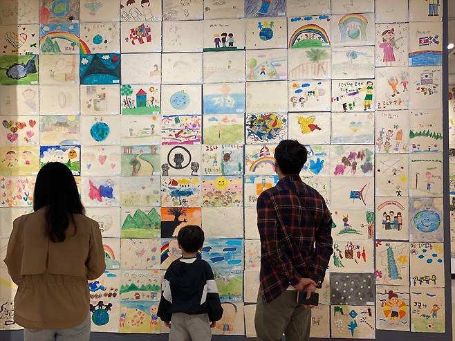 한지는 내 친구 [원주한지문화제위원회 제공.재판매 및 DB 금지]