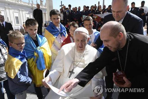 2022년 4월의 프란치스코 교황 모습 [EPA 연합뉴스 자료사진 재판매 및 DB 금지]