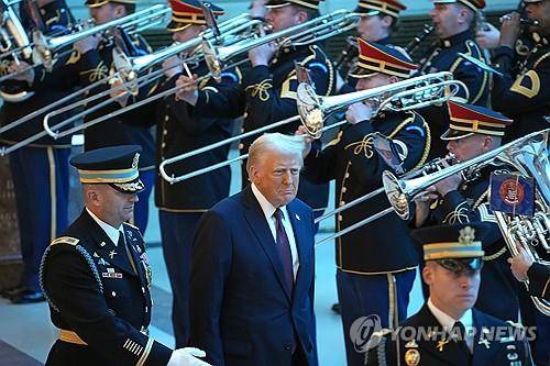 1월 20일 의회 의사당에서 열린 트럼프 취임식 [워싱턴 EPA 연합뉴스 자료사진 재판매 및 DB금지]