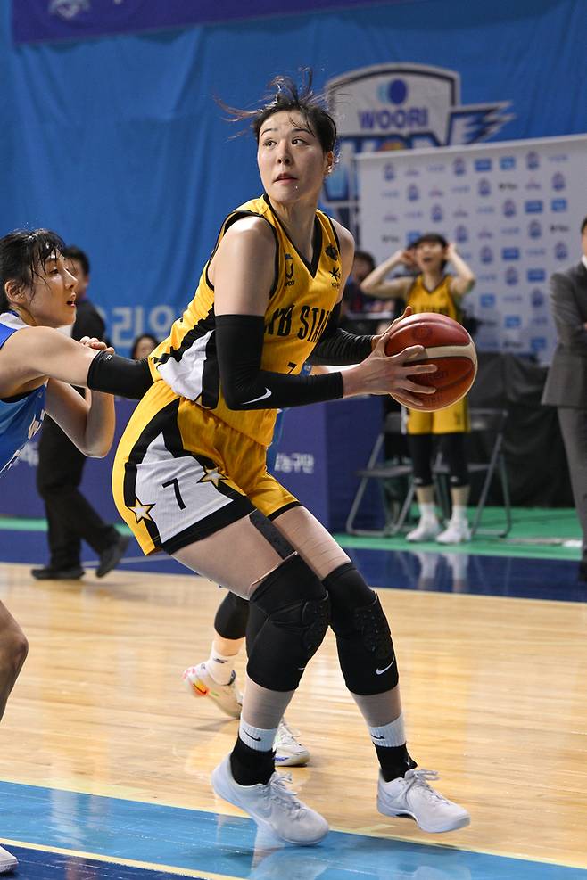 ‘여제’ 박지수가 청주 KB국민은행 스타즈로 복귀했다. 사진 | WKBL