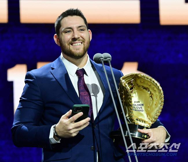13일 오후 서울 삼성동 코엑스 오디토리움에서 2024 KBO골든글러브 시상식이 열렸다. 골든글러브 1루수 부문 수상하는 오스틴. 삼성동=송정헌 기자songs@sportschosun.com/2024.12.13/