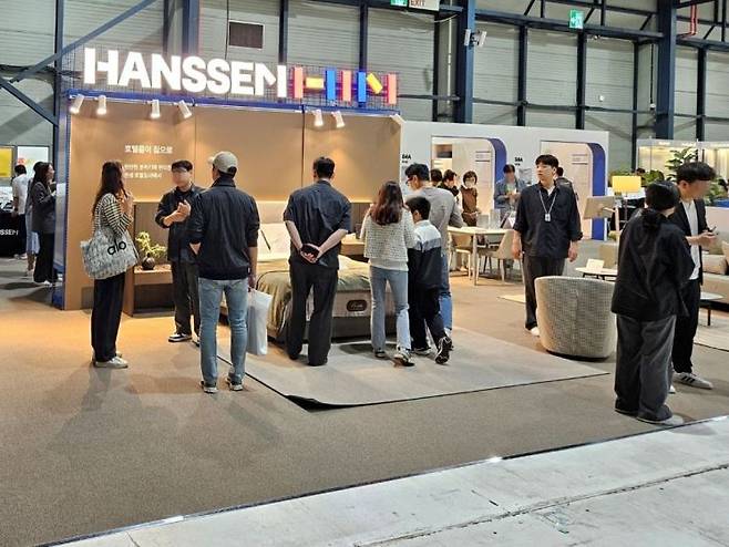 한샘은 서울 서초구 잠원동 '메이플자이' 입주민을 위한 특별 이벤트를 마련했다고 23일 밝혔다. 한샘