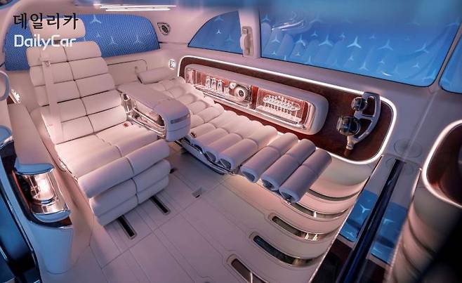 메르세데스-벤츠 비전 V (2025 상하이오토쇼) 내부 뒷좌석