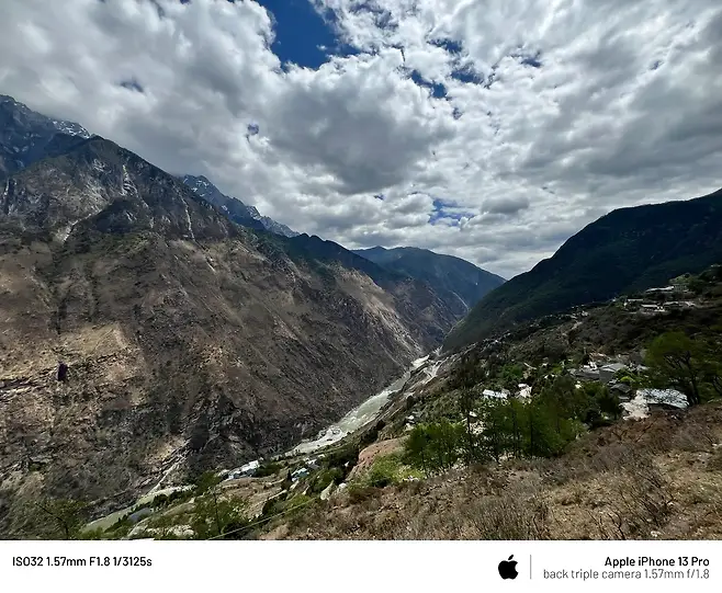 0b9f8107c3f41e8023e9f493409c706fe76d11d4297d19265f97c6dc9191dac9bde3b81eb566d5b0e7a2846d33d1fa368bd35b148b