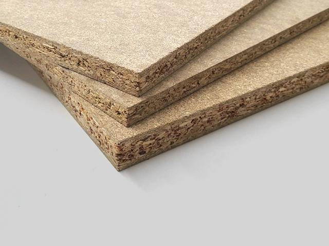 국내 기업이 개발한 목조 주택용 구조용 파티클보드. 한국일보 자료사진