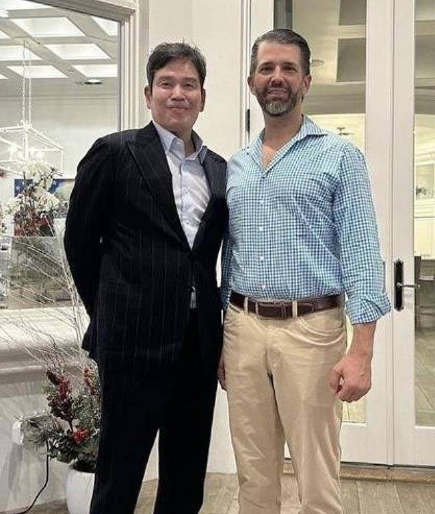 정용진(왼쪽) 신세계그룹 회장과 도널드 트럼프 미국 대통령의 장남 트럼프 주니어. 정용진 회장 SNS 캡처