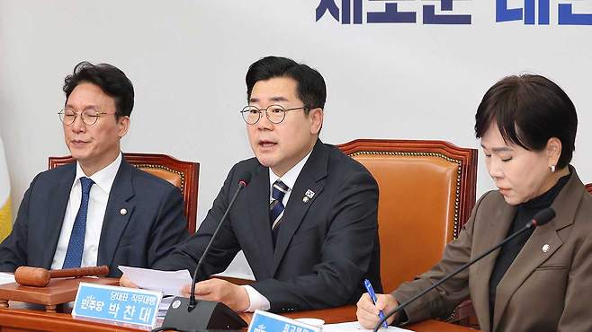 발언하는 박찬대 직무대행